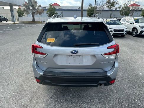 Used 2020 Subaru Forester Premium image 6