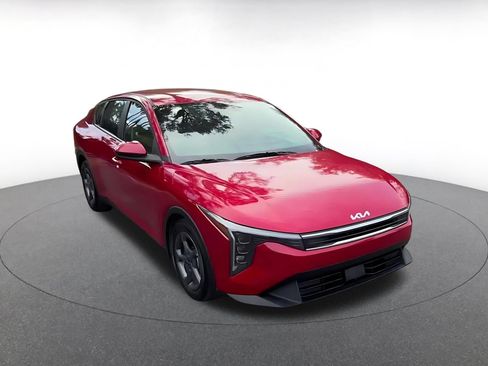 Used 2025 Kia K4 FWD image 3