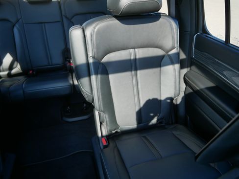 Certified 2022 Jeep Wagoneer Series II w/ Convenience Group I AWD/4WD image 14
