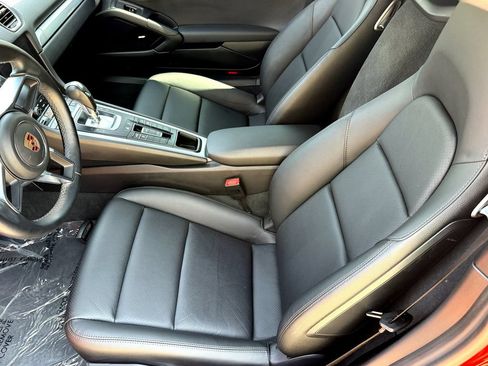 Used 2018 Porsche 718 Boxster RWD image 15