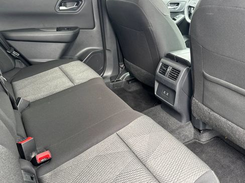 Used 2025 Nissan Rogue SV FWD image 29