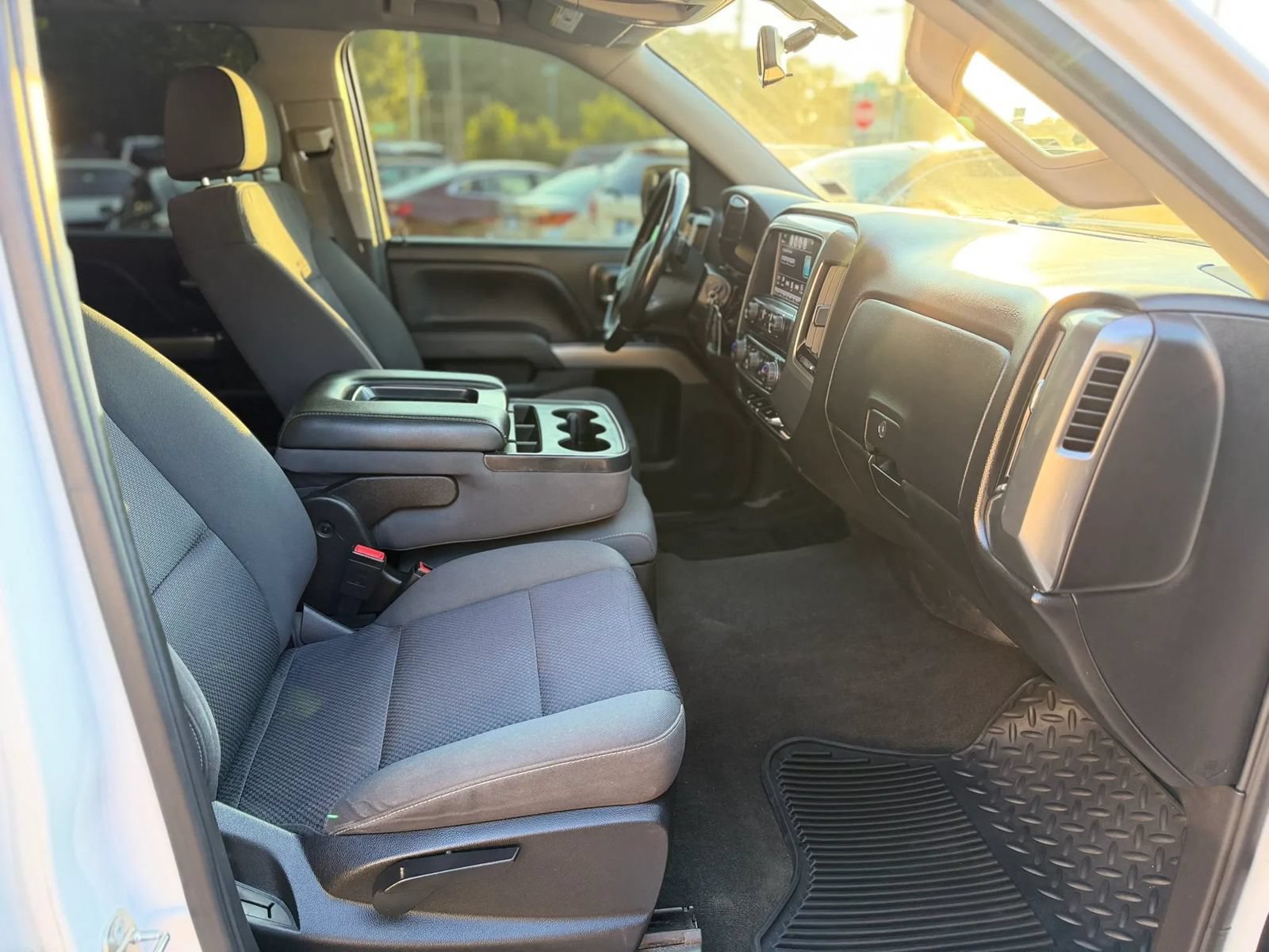 Used 2018 Chevrolet Silverado 1500 LT w/ All Star Edition AWD/4WD image 19