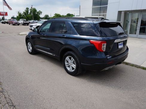 Used 2024 Ford Explorer XLT w/ Equipment Group 202A AWD/4WD image 2