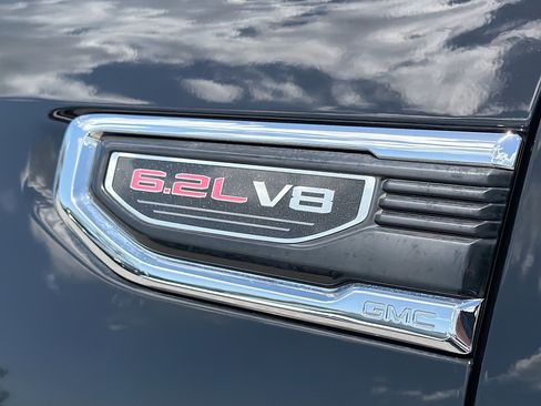 Used 2020 GMC Sierra 1500 SLT w/ SLT Premium Plus Package image 11