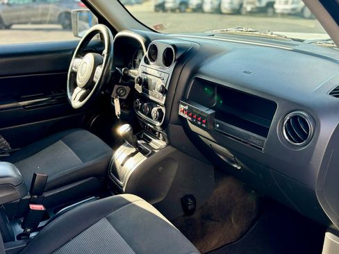 Used 2015 Jeep Patriot Latitude image 12