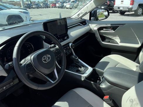 Used 2023 Toyota RAV4 XLE Premium image 16