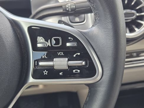 Certified 2022 Mercedes-Benz GLB 250 image 20