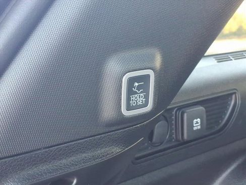 New 2025 Jeep Grand Cherokee Altitude image 20