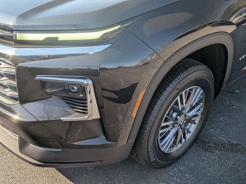 New 2026 Chevrolet Traverse LT w/ Driver Confidence Package FWD image 10