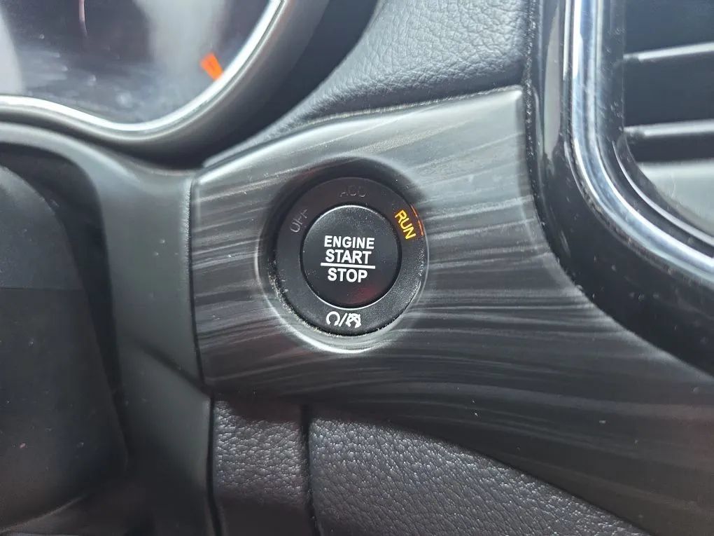 Used 2019 Jeep Grand Cherokee Altitude AWD/4WD image 36