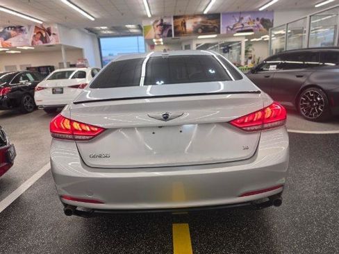 Used 2016 Hyundai Genesis 3.8 RWD image 4