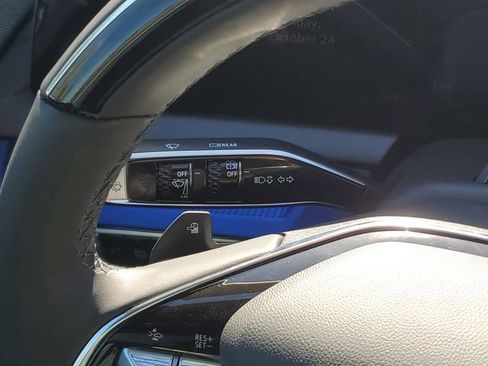 New 2025 Cadillac Optiq Luxury 1 w/ LPO, ONYX Package image 14