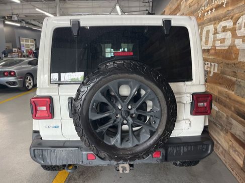 Used 2021 Jeep Wrangler Unlimited Sahara w/ Cold Weather Group AWD/4WD image 7