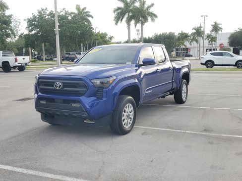 Certified 2024 Toyota Tacoma SR5 AWD/4WD image 7