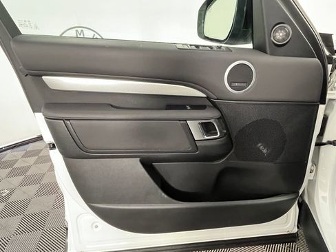 Used 2020 Land Rover Discovery Landmark AWD/4WD image 26