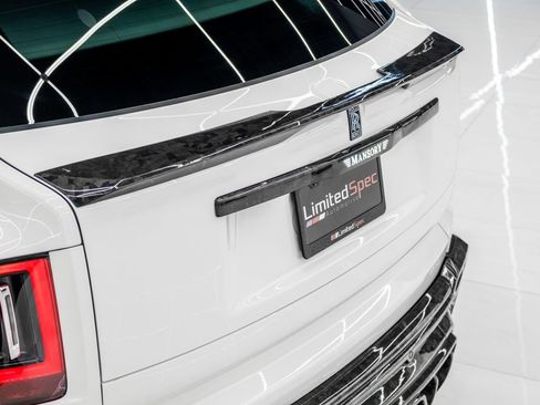 Used 2025 Rolls-Royce Cullinan AWD/4WD image 16