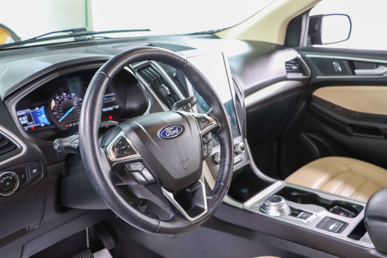 Used 2023 Ford Edge SEL AWD/4WD image 22