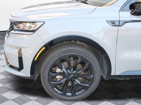 Used 2022 Kia Sorento SX image 12