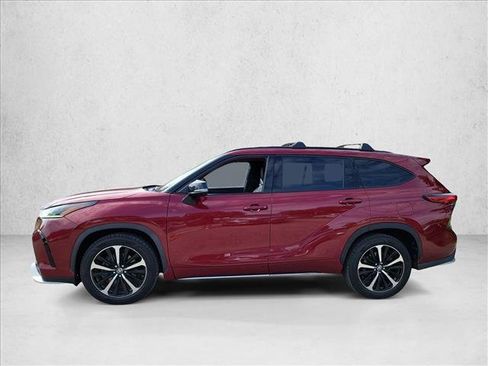 Used 2021 Toyota Highlander XSE AWD/4WD image 8