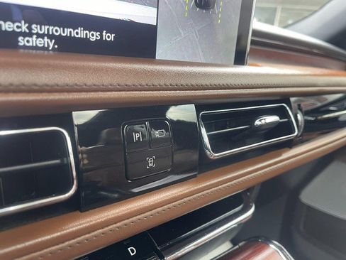 Used 2023 Lincoln Aviator Reserve w/ Equipment Group 201A AWD/4WD image 39
