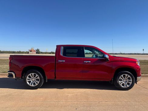 Used 2022 Chevrolet Silverado 1500 LTZ w/ LTZ Premium Package image 2