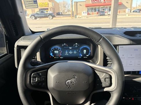 Used 2025 Ford Bronco Outer Banks w/ Sasquatch Package image 28