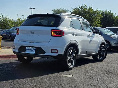 New 2025 Hyundai Venue Limited image 7