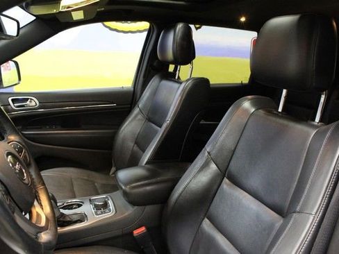 Used 2018 Jeep Grand Cherokee Limited image 21