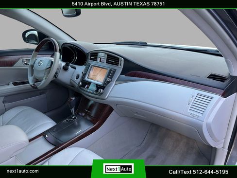 Used 2012 Toyota Avalon Limited image 26