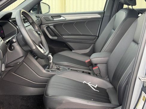 Used 2023 Volkswagen Tiguan SE R-Line FWD image 4