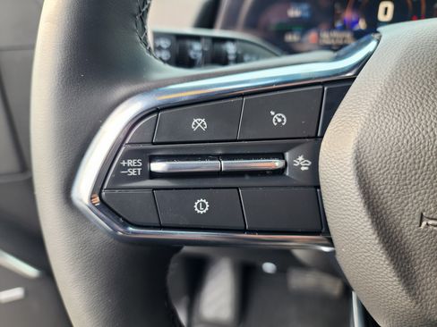 Used 2025 Chevrolet Tahoe High Country image 30