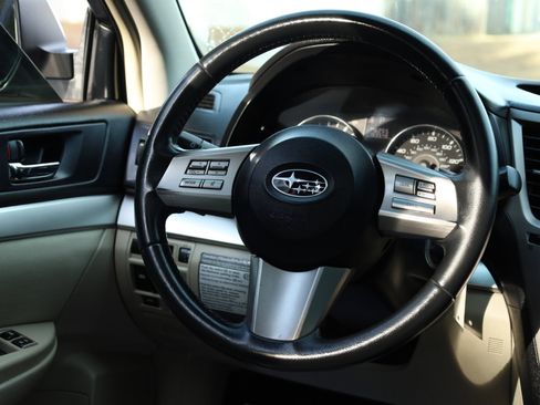Used 2011 Subaru Legacy 2.5i Premium image 9
