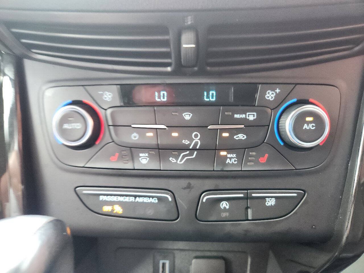 Used 2017 Ford Escape Titanium AWD/4WD image 15