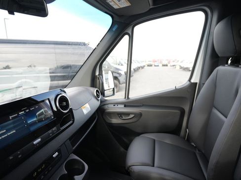 New 2025 Mercedes-Benz Sprinter 2500 image 14