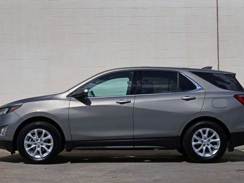 Used 2018 Chevrolet Equinox LT FWD image 8