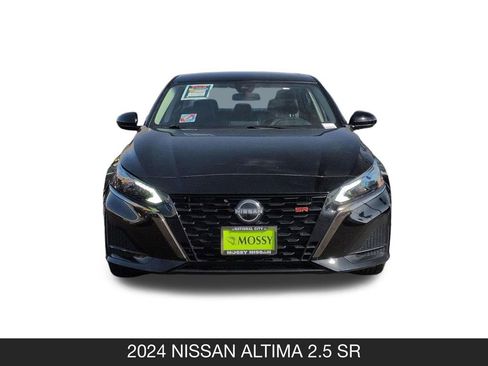 Used 2024 Nissan Altima 2.5 SR FWD image 4