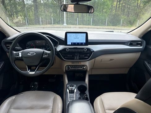 Used 2020 Ford Escape SEL image 16