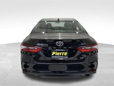 Used 2024 Toyota Camry LE image 3