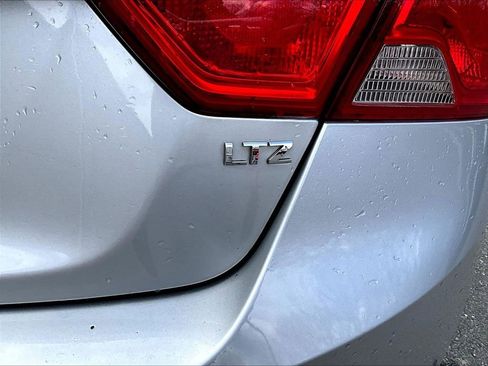 Used 2015 Chevrolet Impala LTZ FWD image 8