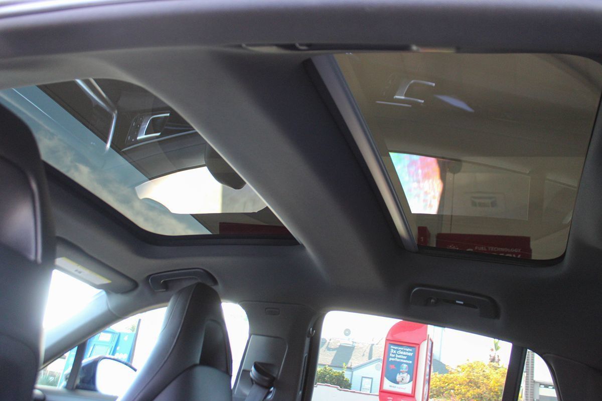 Used 2019 Porsche Panamera 4 AWD/4WD image 45
