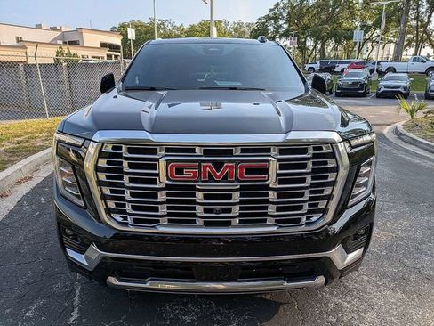 Used 2026 GMC Yukon Denali w/ Denali Reserve Package AWD/4WD image 6
