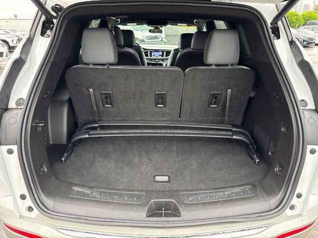 Used 2024 Buick Enclave Essence FWD image 21