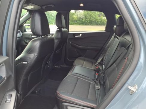 Used 2024 Ford Escape ST-Line w/ Tech Pack #1 FWD image 9