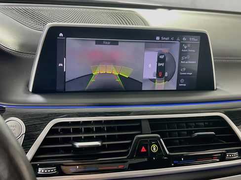 Used 2022 BMW 750i xDrive w/ Executive Package AWD/4WD image 14