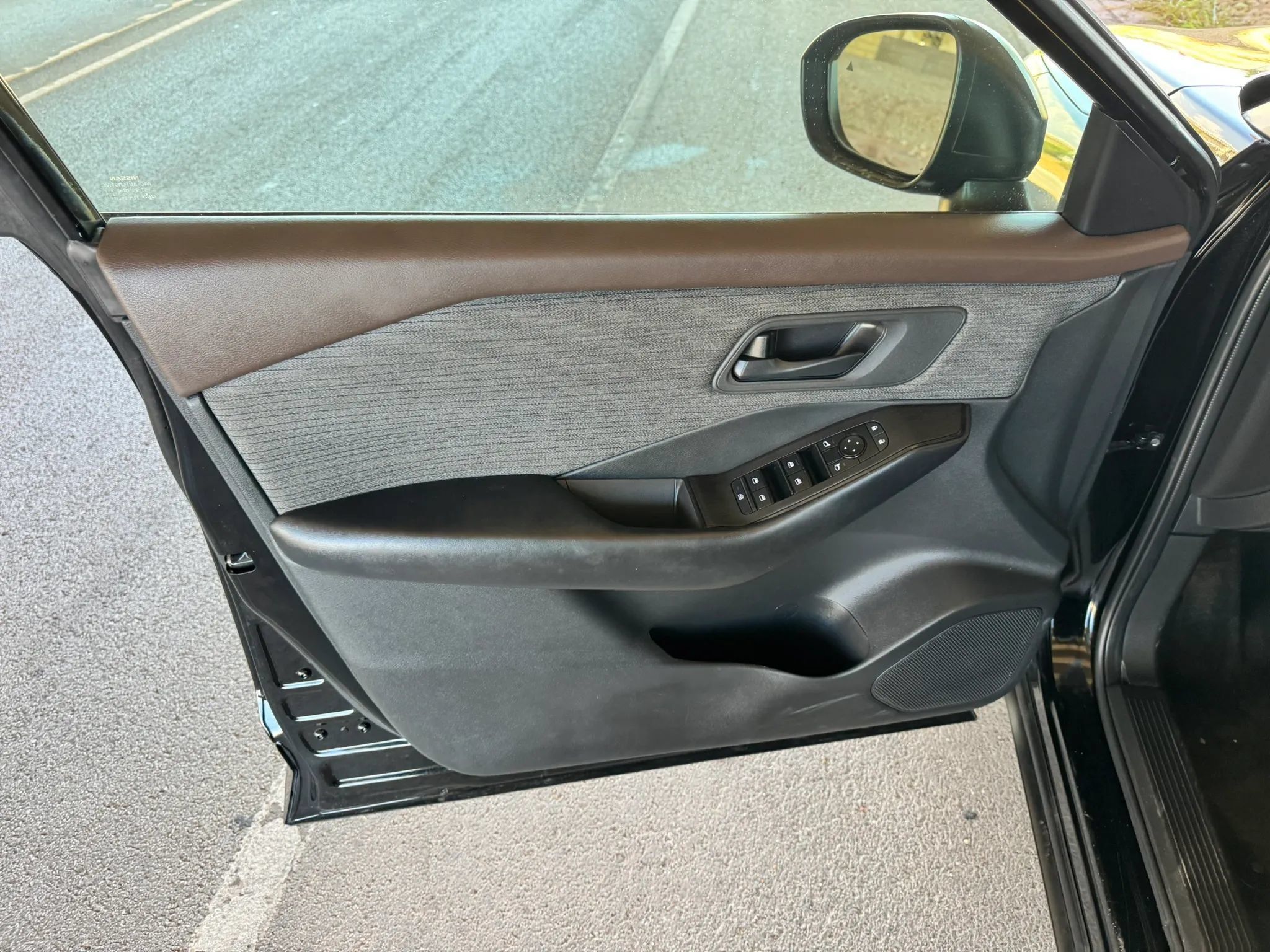 Used 2023 Nissan Rogue S FWD image 9