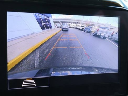 Used 2020 Chevrolet Traverse LT image 25