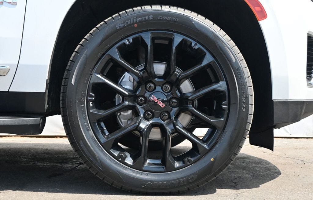Used 2023 GMC Yukon SLT RWD image 9