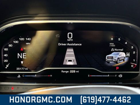 Used 2023 GMC Yukon SLT w/ SLT Premium Package image 32