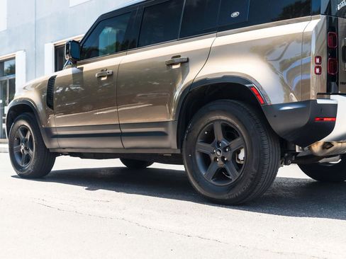 Used 2023 Land Rover Defender 110 S image 6