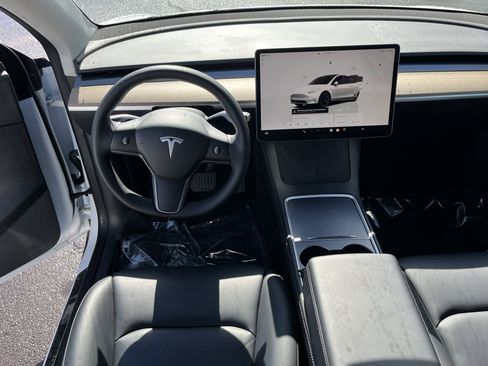 Used 2022 Tesla Model Y Long Range AWD/4WD image 11